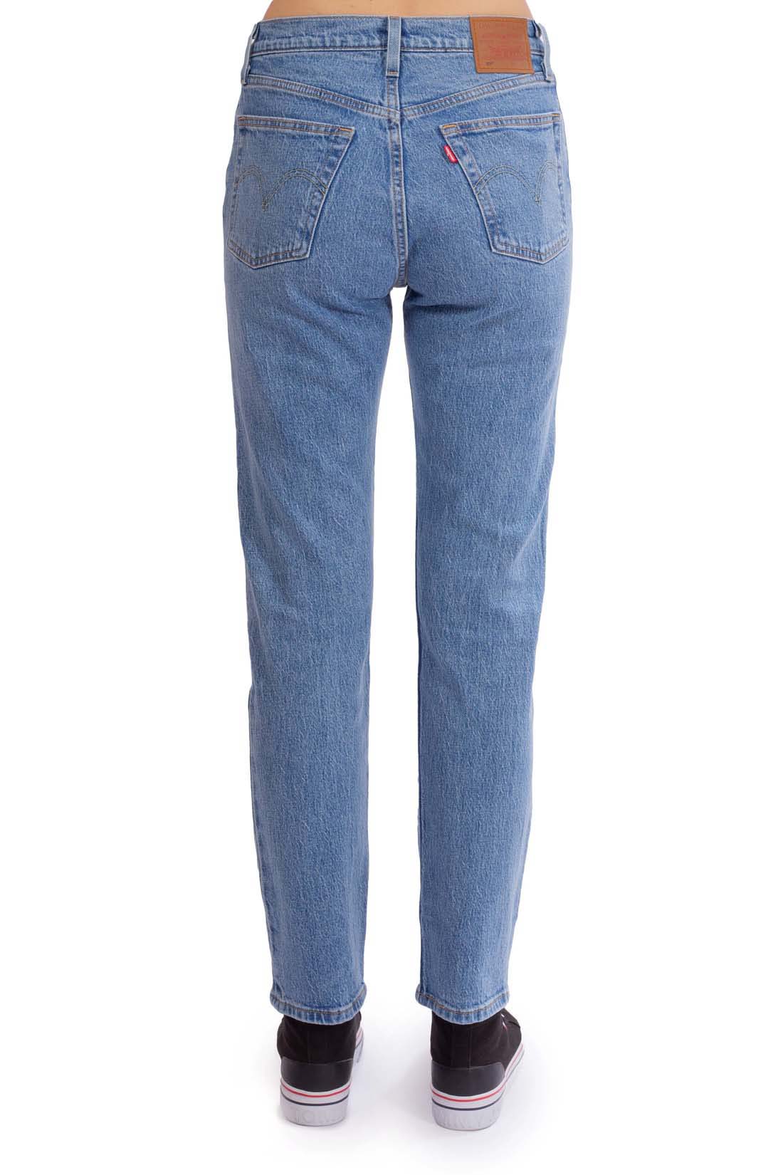 Women's 501 Original Levi's Jeans Medium Light Wash Regular Fit Jeans.